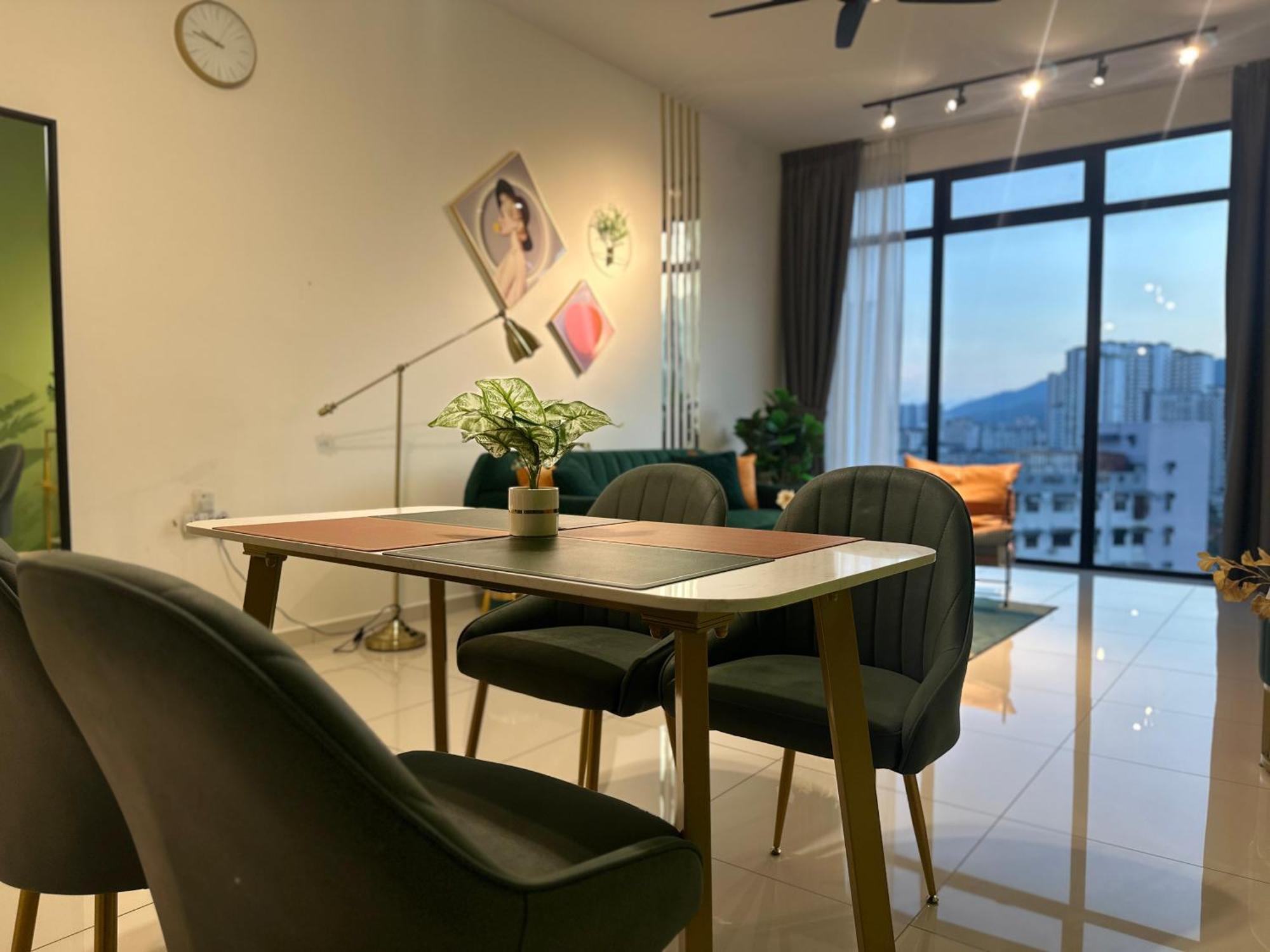 New 2Br Georgetown Warm And Lovely Homestay 10Pax-无敌美景两房民宿 Beacon Executive Suite Eksteriør billede