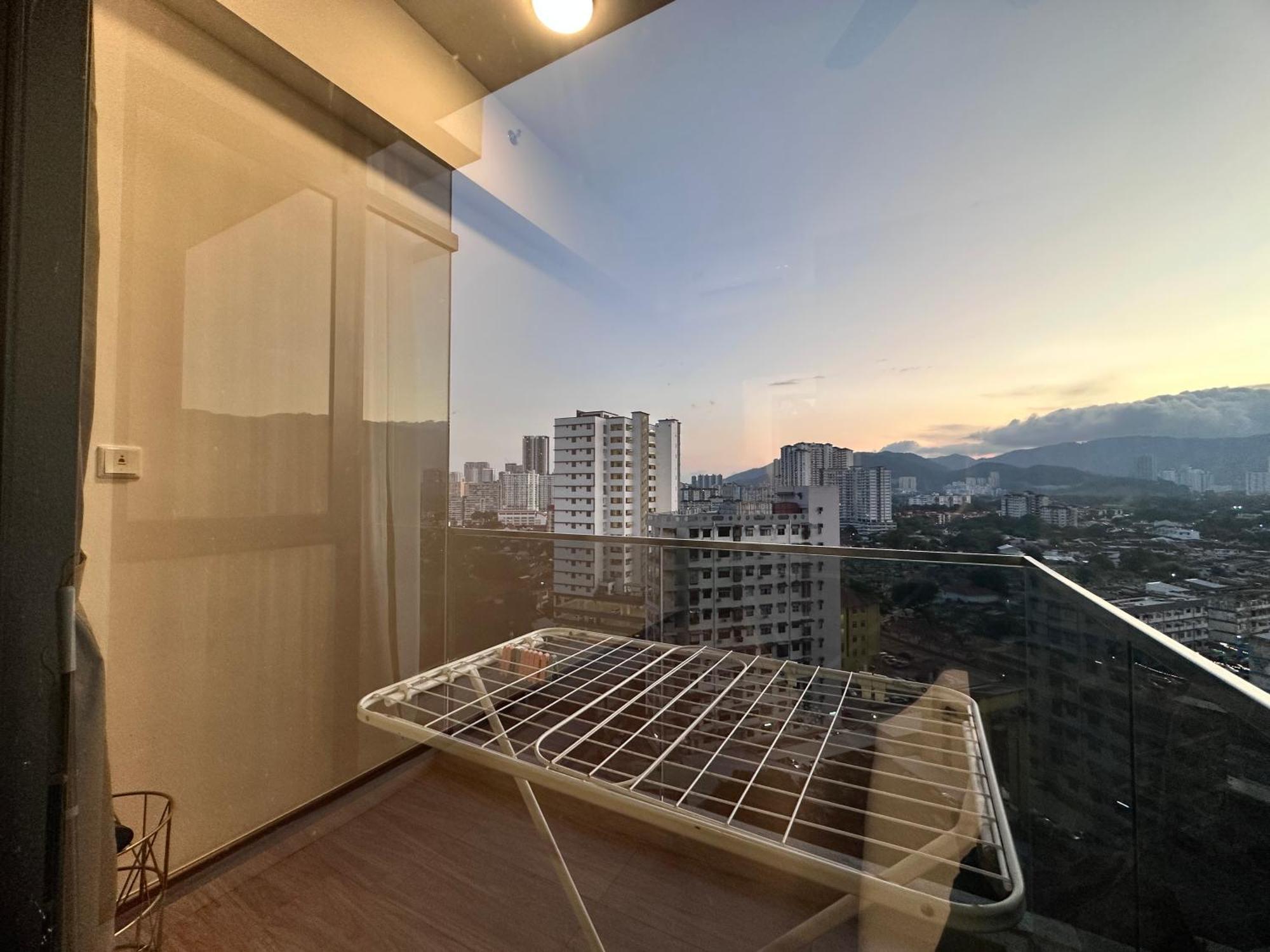 New 2Br Georgetown Warm And Lovely Homestay 10Pax-无敌美景两房民宿 Beacon Executive Suite Eksteriør billede